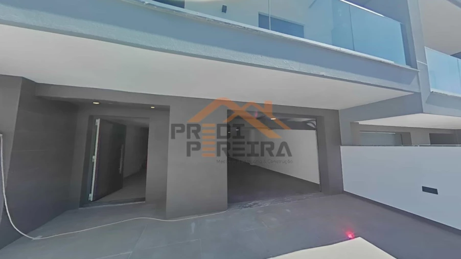 Moradia T4 para Venda em Ramada e Caneças Foto 37