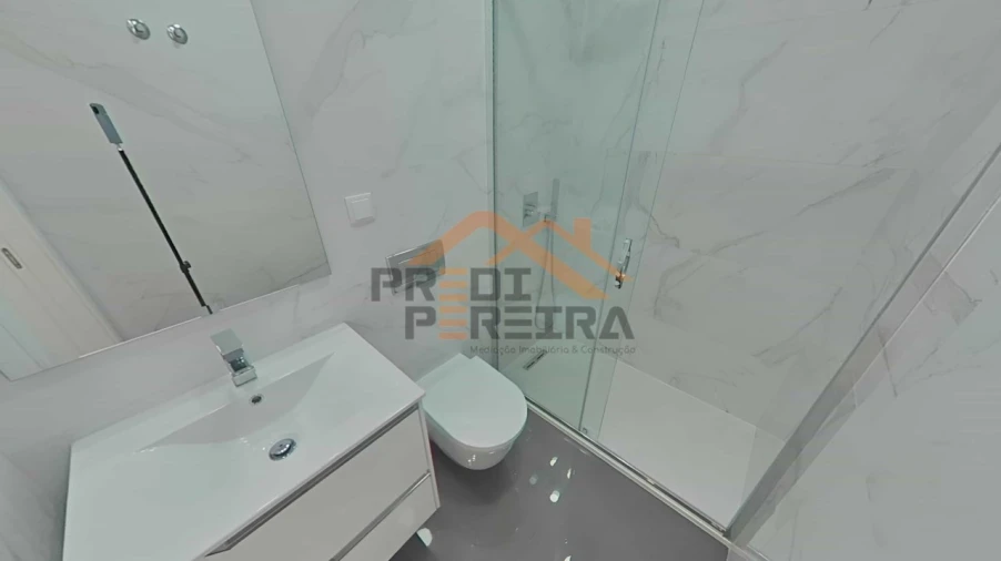 Moradia T4 para Venda em Ramada e Caneças Foto 15