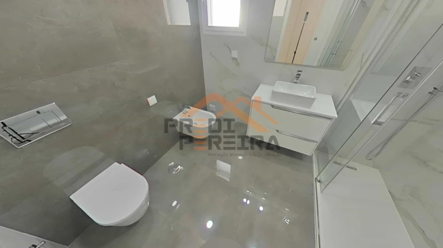 Moradia T4 para Venda em Ramada e Caneças Foto 24