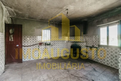 Moradia para Venda em Santiago