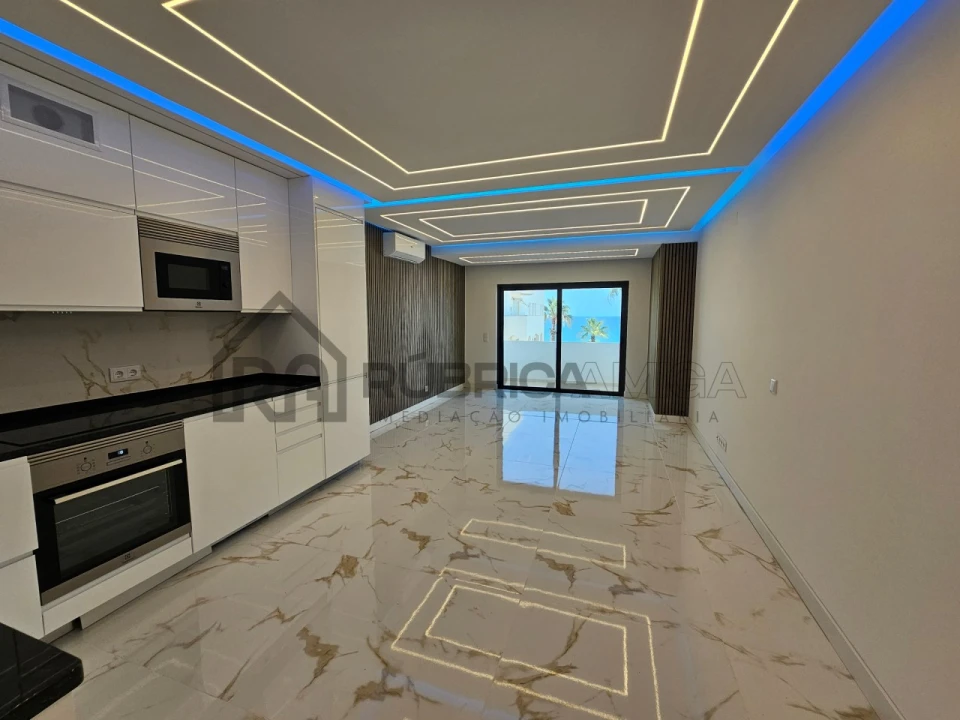 Apartamento T2 para Venda em Quarteira Foto 2