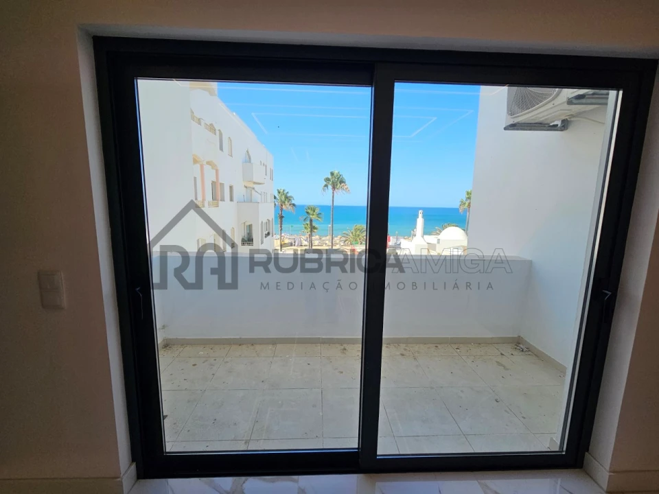 Apartamento T2 para Venda em Quarteira Foto 3