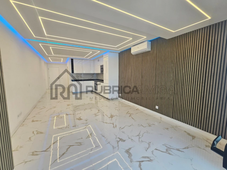 Apartamento T2 para Venda em Quarteira Foto 5