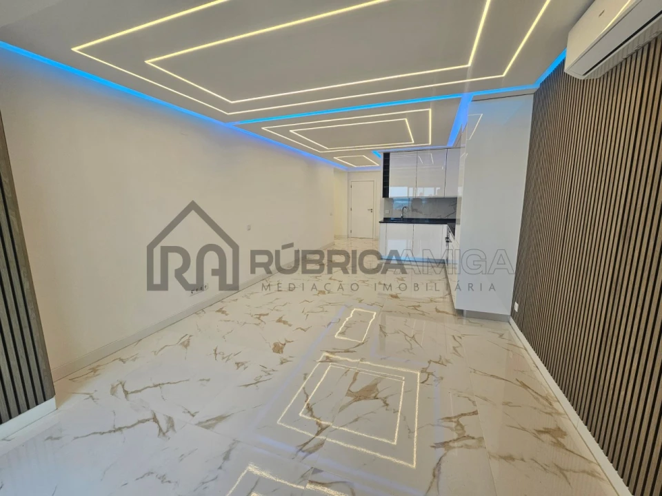 Apartamento T2 para Venda em Quarteira Foto 6