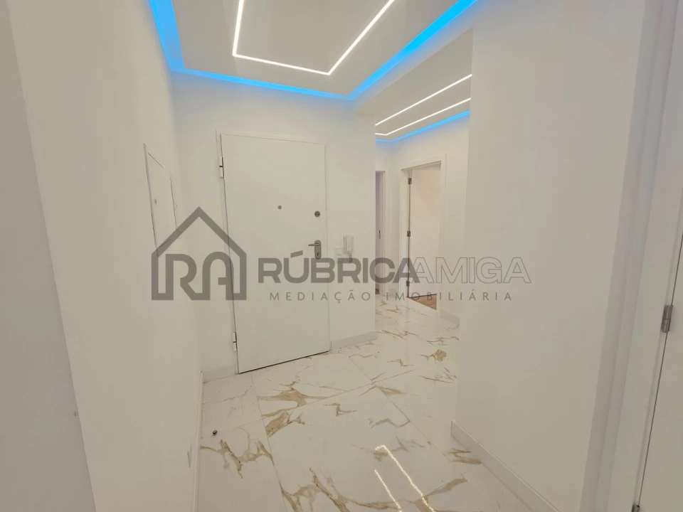 Apartamento T2 para Venda em Quarteira Foto 11