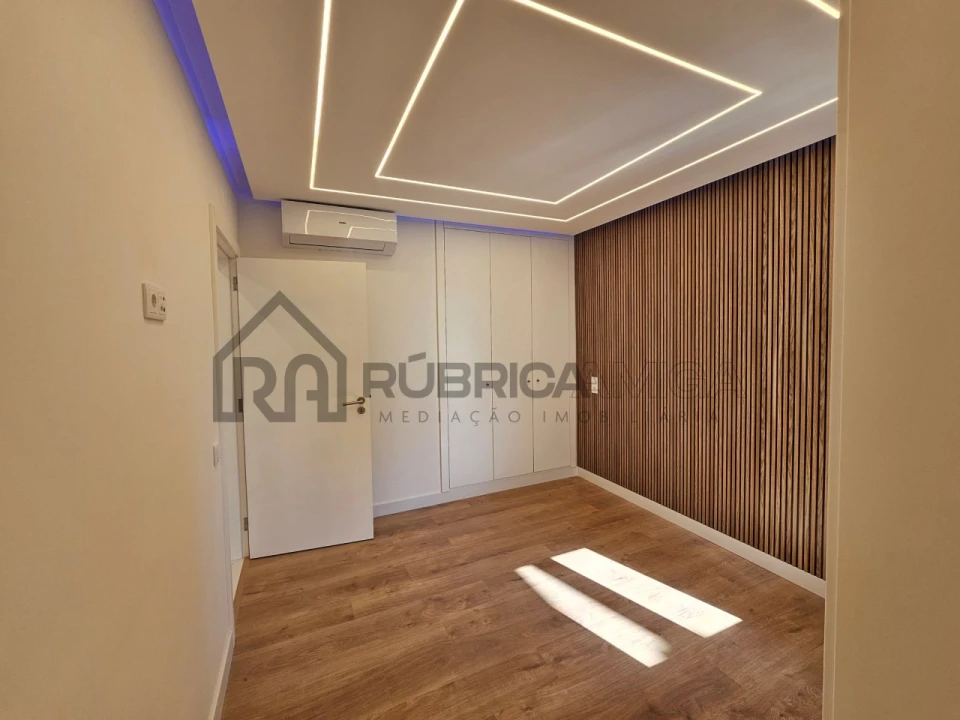 Apartamento T2 para Venda em Quarteira Foto 15