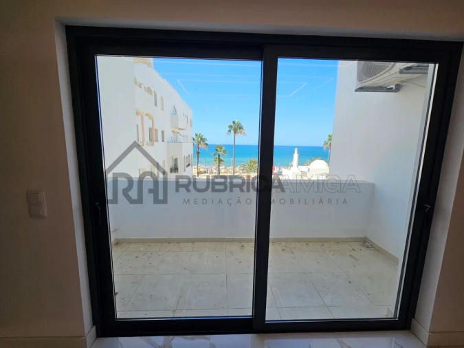 Apartamento T2 para Venda em Quarteira Foto 3