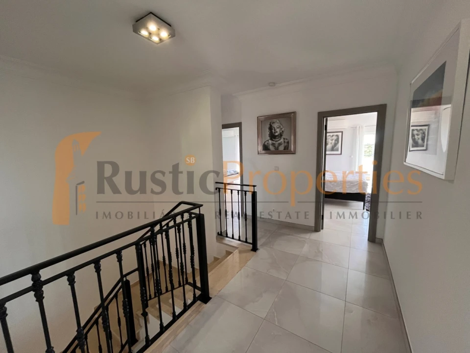 Moradia T5 para Venda em Boliqueime Foto 16