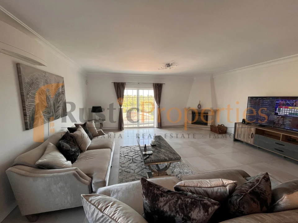 Moradia T5 para Venda em Boliqueime Foto 12