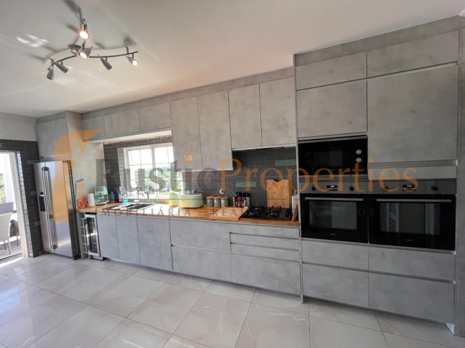 Moradia T5 para Venda em Boliqueime Foto 5