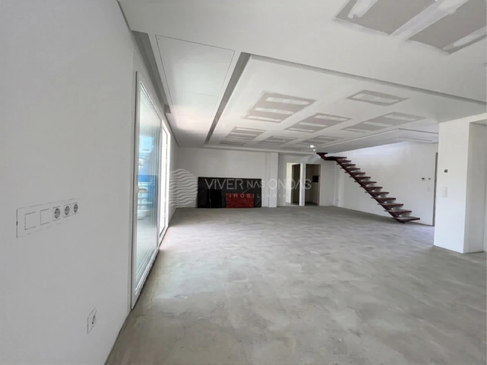 Moradia T4 para Venda em Charneca de Caparica e Sobreda Foto 4