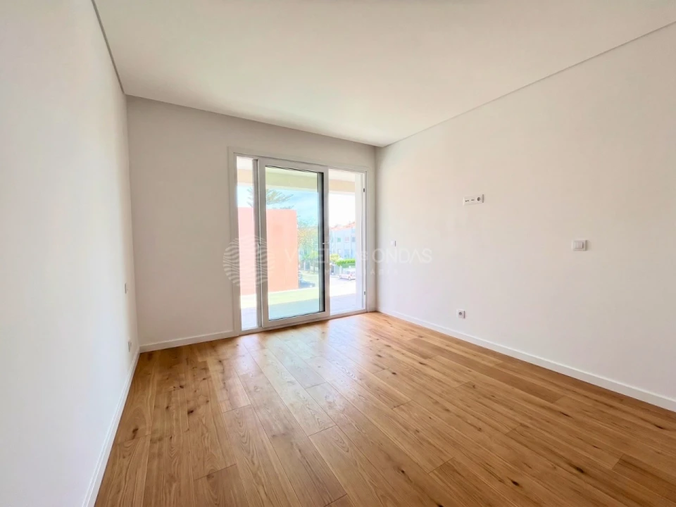 Moradia T4 para Venda em Charneca de Caparica e Sobreda Foto 8