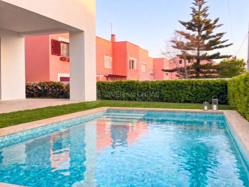 Moradia T4 para Venda em Charneca de Caparica e Sobreda Foto 14