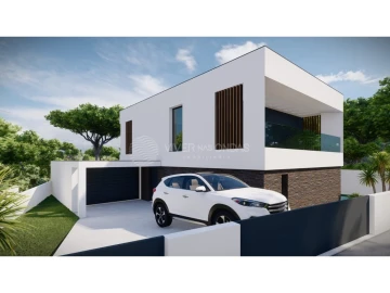 Moradia T4 para Venda em Charneca de Caparica e Sobreda