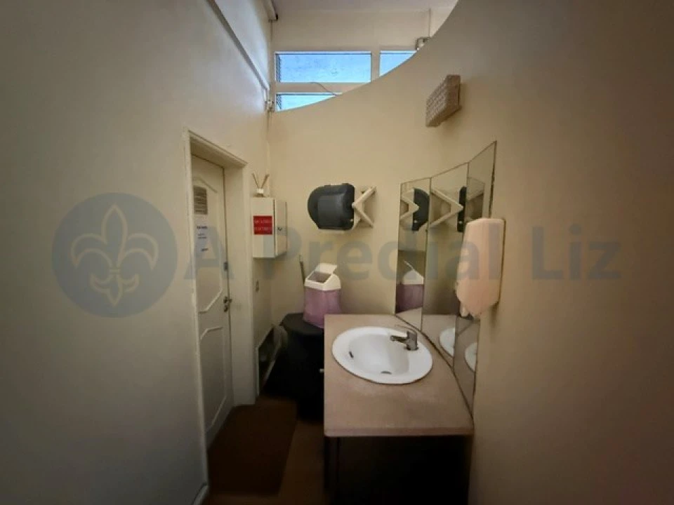 Loja para Arrendamento em Aldoar, Foz do Douro e Nevogilde Foto 8