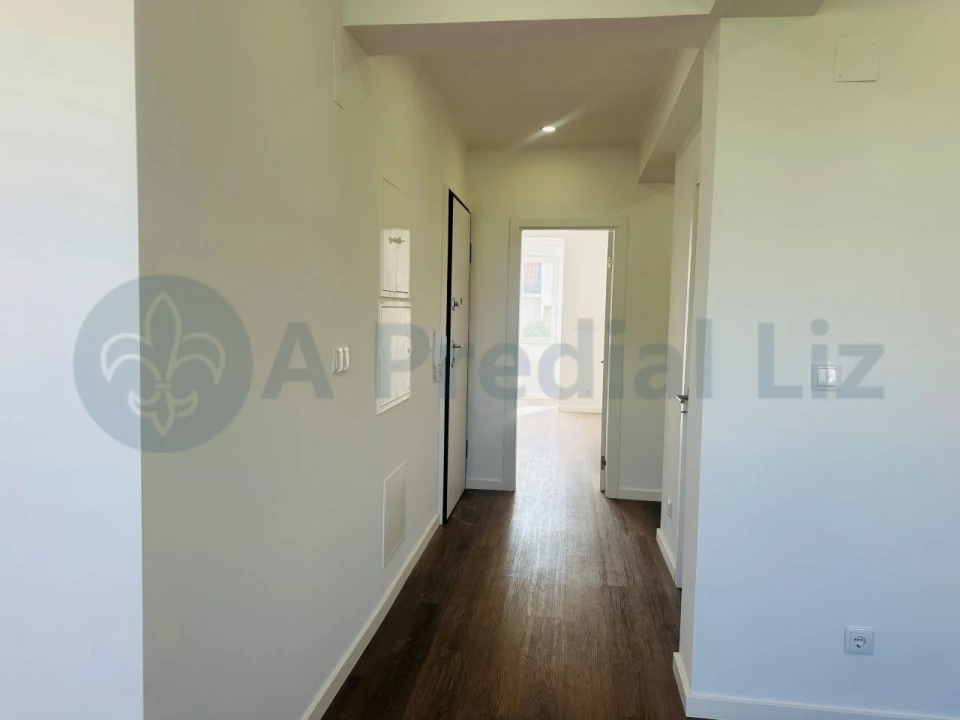 Apartamento T2 para Venda em Venteira Foto 7