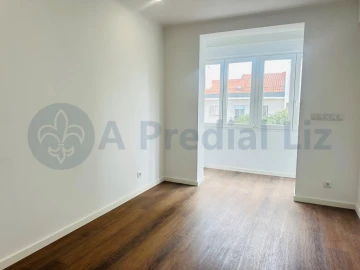 Apartamento T2 para Venda em Venteira
