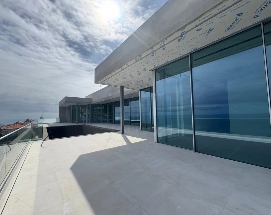 Moradia T4 para Venda em Calheta Foto 10