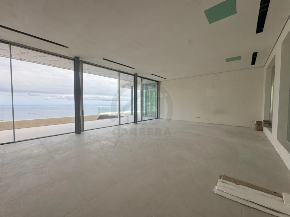 Moradia T4 para Venda em Calheta Foto 11