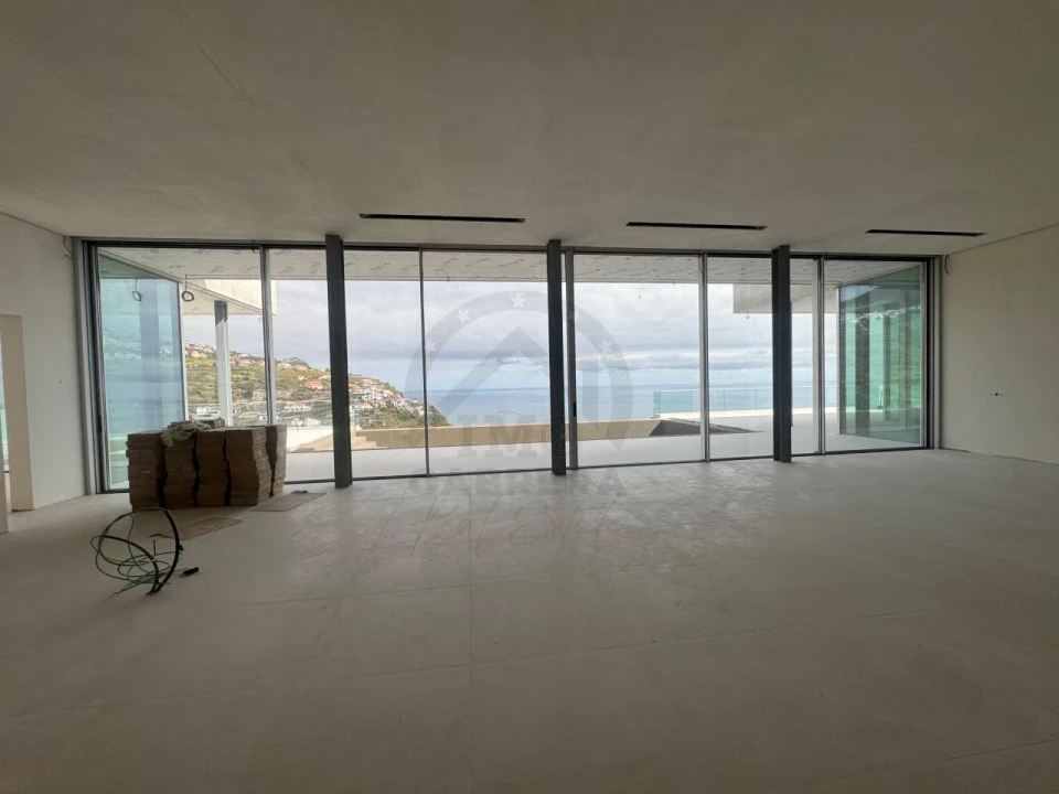 Moradia T4 para Venda em Calheta Foto 12