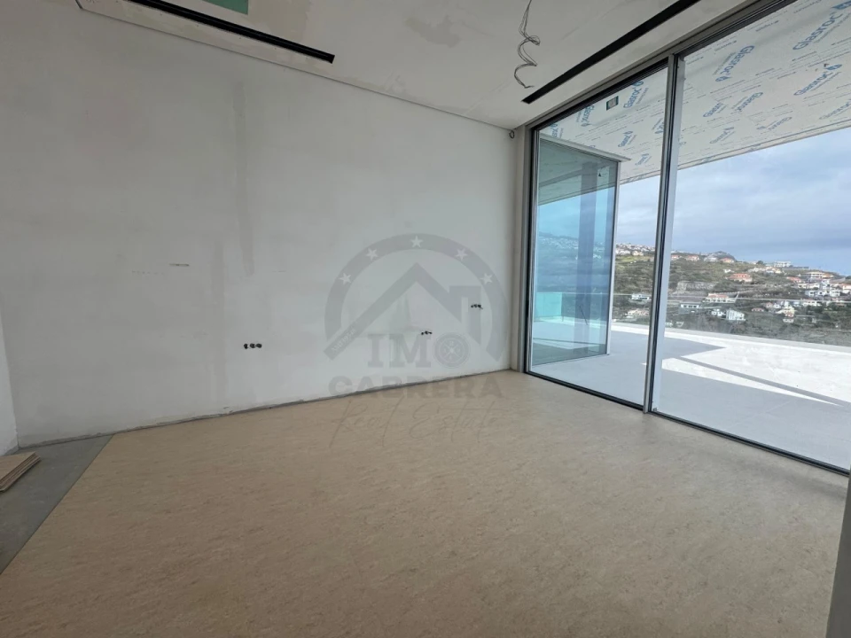 Moradia T4 para Venda em Calheta Foto 13