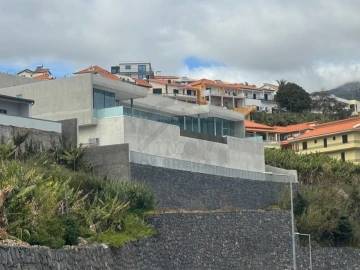 Moradia T4 para Venda em Calheta