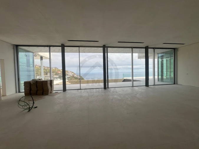 Moradia T4 para Venda em Calheta Foto 12