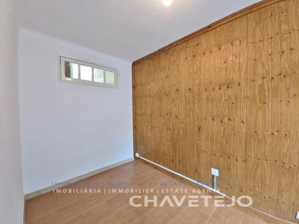 Prédio para Venda em São João Baptista e Santa Maria dos Olivais Foto 4