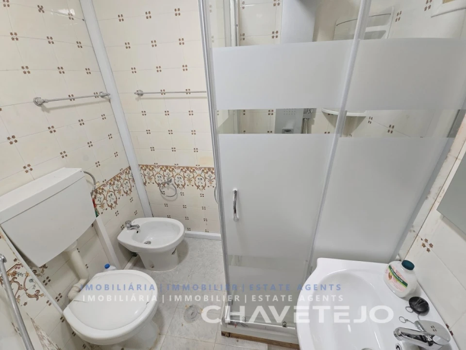 Prédio para Venda em São João Baptista e Santa Maria dos Olivais Foto 8