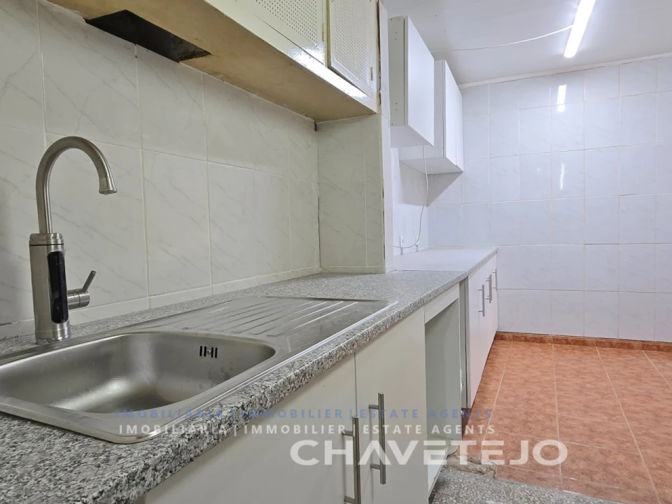 Prédio para Venda em São João Baptista e Santa Maria dos Olivais Foto 11