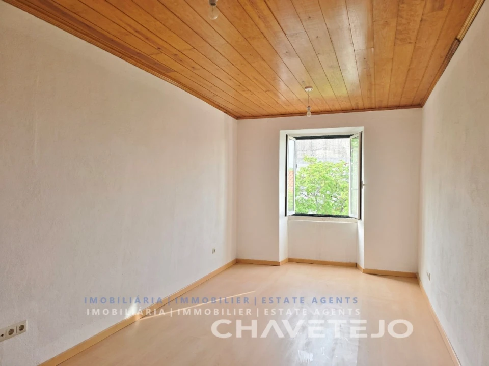 Prédio para Venda em São João Baptista e Santa Maria dos Olivais Foto 22