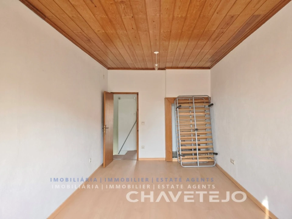 Prédio para Venda em São João Baptista e Santa Maria dos Olivais Foto 24