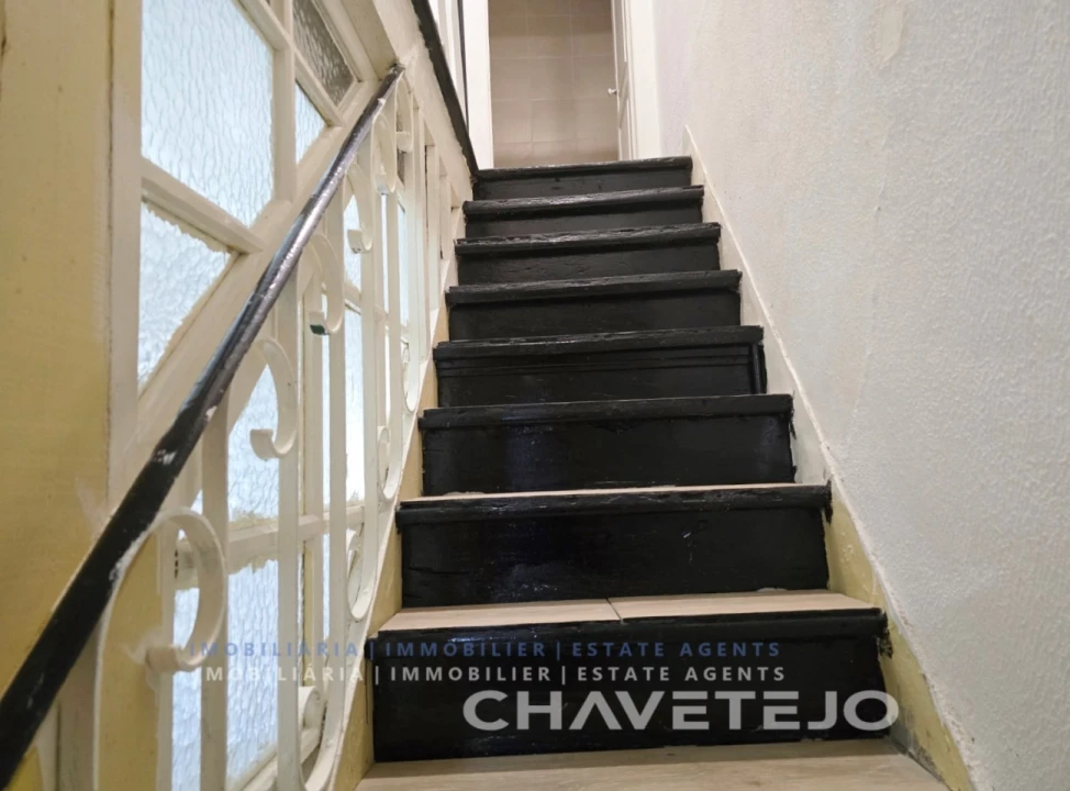 Prédio para Venda em São João Baptista e Santa Maria dos Olivais Foto 12