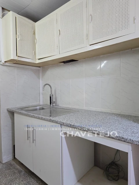 Prédio para Venda em São João Baptista e Santa Maria dos Olivais