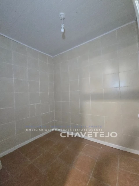 Prédio para Venda em São João Baptista e Santa Maria dos Olivais