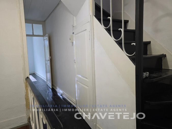 Prédio para Venda em São João Baptista e Santa Maria dos Olivais Foto 15