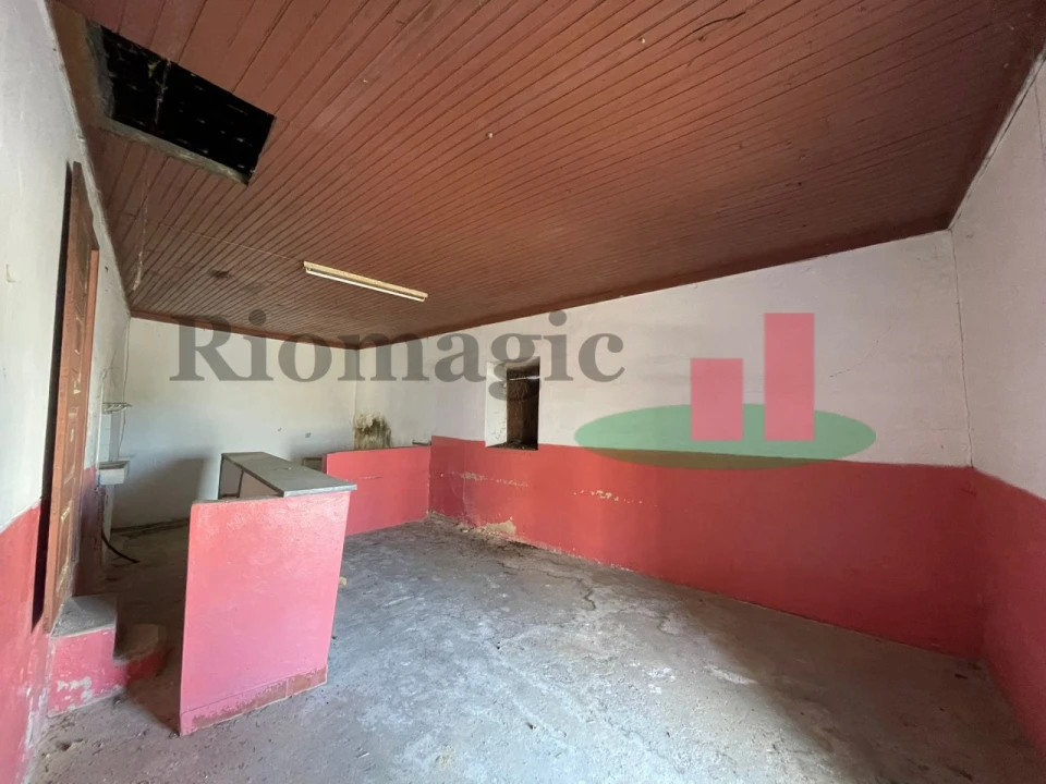 Moradia T2 para Venda em São Sebastião Foto 6