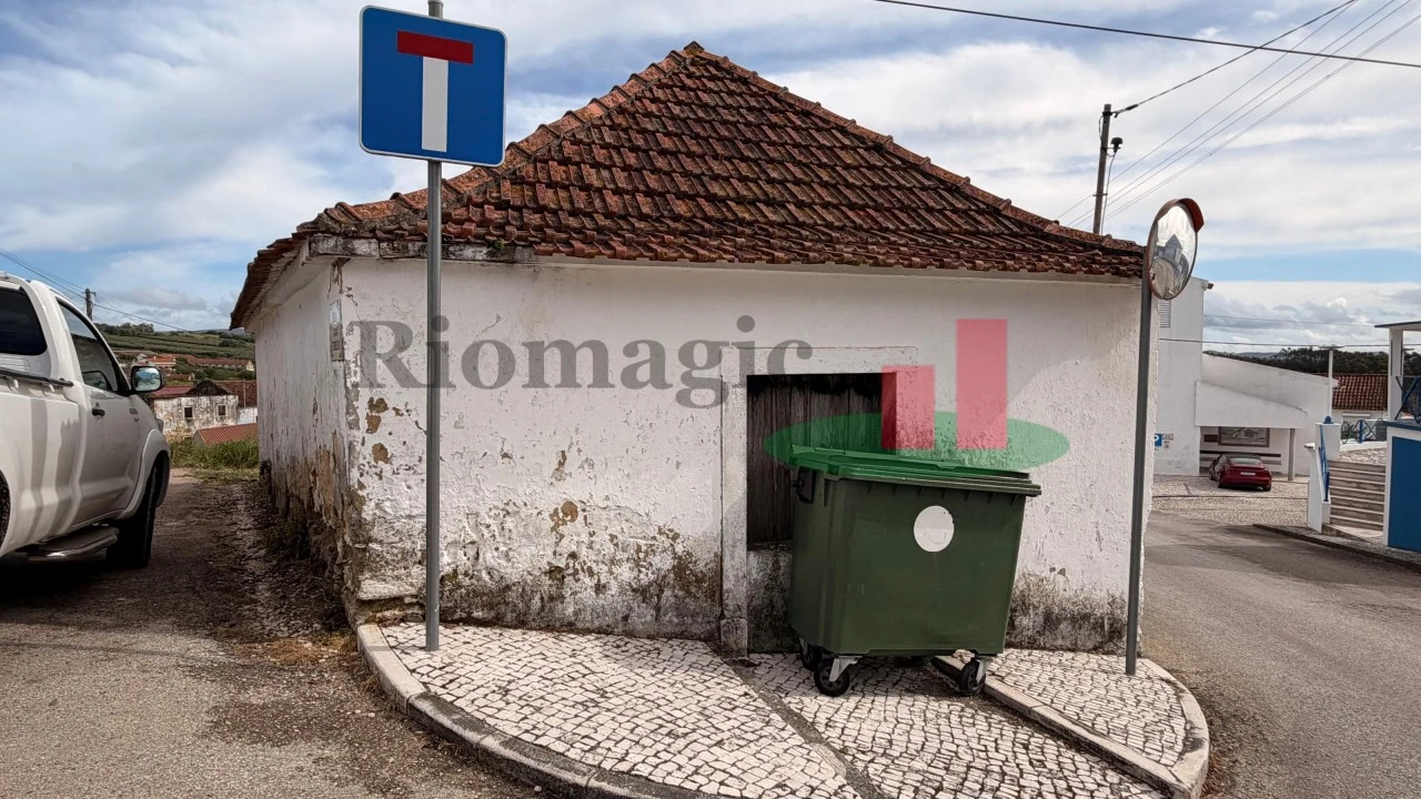 Moradia T2 para Venda em São Sebastião Foto 5
