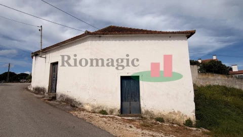 Moradia T2 para Venda em São Sebastião
