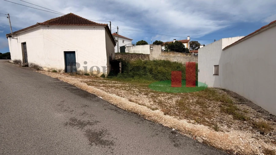 Moradia T2 para Venda em São Sebastião Foto 3