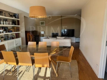 Apartamento T3 para Arrendamento em Aldoar, Foz do Douro e Nevogilde