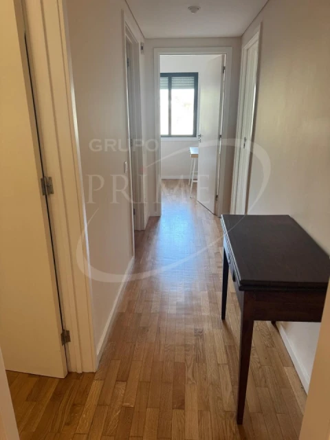 Apartamento T3 para Arrendamento em Aldoar, Foz do Douro e Nevogilde