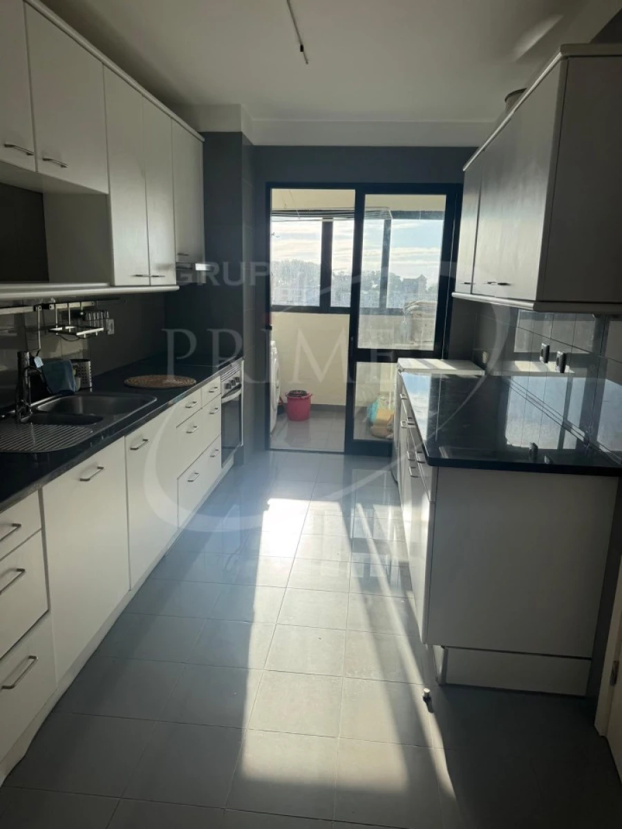 Apartamento T3 para Arrendamento em Aldoar, Foz do Douro e Nevogilde Foto 8