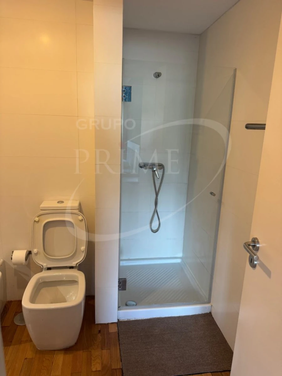 Apartamento T3 para Arrendamento em Aldoar, Foz do Douro e Nevogilde Foto 17