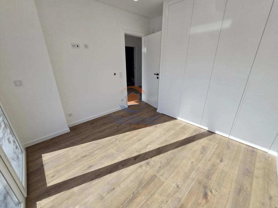 Moradia T5 para Venda em Santa Iria de Azoia, São João da Talha e Bobadela Foto 33