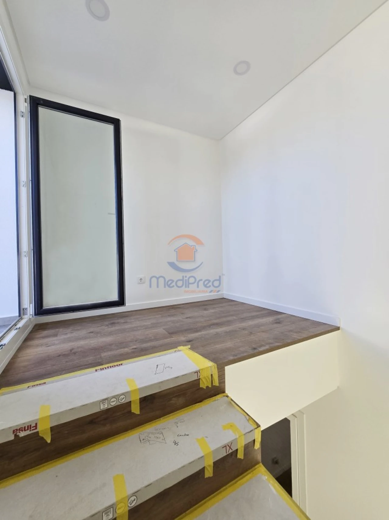 Moradia T5 para Venda em Santa Iria de Azoia, São João da Talha e Bobadela Foto 42