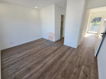 Moradia T5 para Venda em Santa Iria de Azoia, São João da Talha e Bobadela