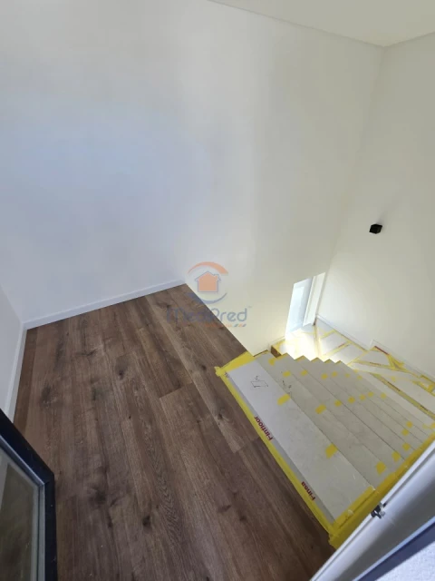 Moradia T5 para Venda em Santa Iria de Azoia, São João da Talha e Bobadela