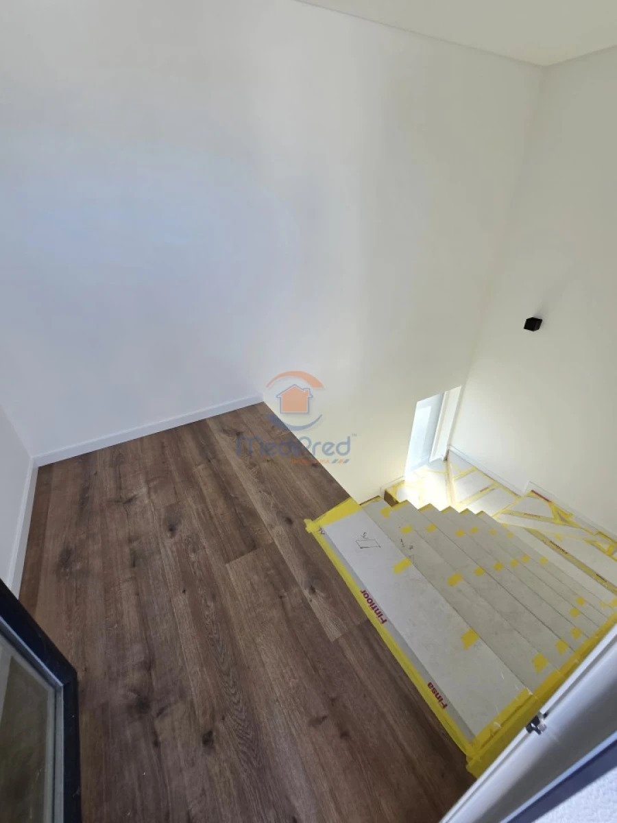 Moradia T5 para Venda em Santa Iria de Azoia, São João da Talha e Bobadela Foto 43
