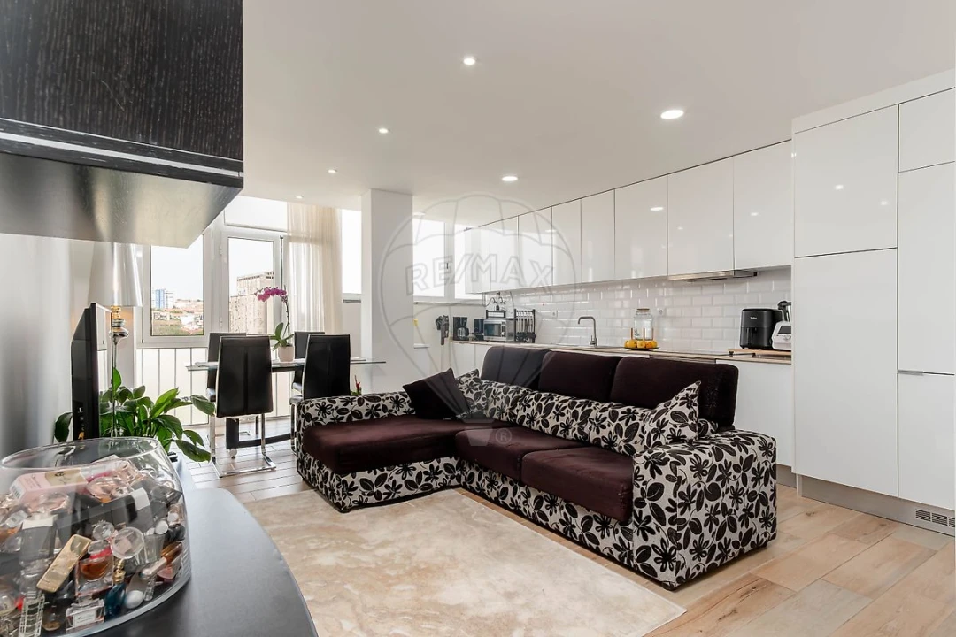 Apartamento T2 para Venda em Almada, Cova da Piedade, Pragal e Cacilhas Foto 1